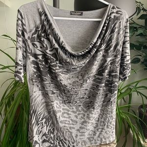 cute ladies top. size large. Vanilla Sugar.